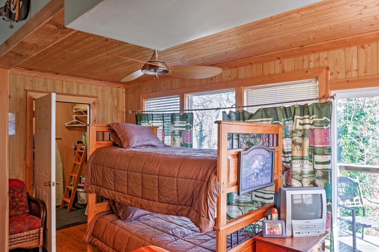 Paradise Cove Cabin With Boathouse And Dock 甘特斯维尔 外观 照片